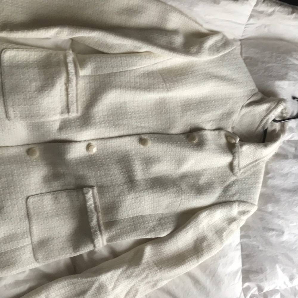 Cream iah/White long coat